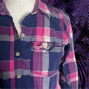 hollister pink & navy plaid button up shirt